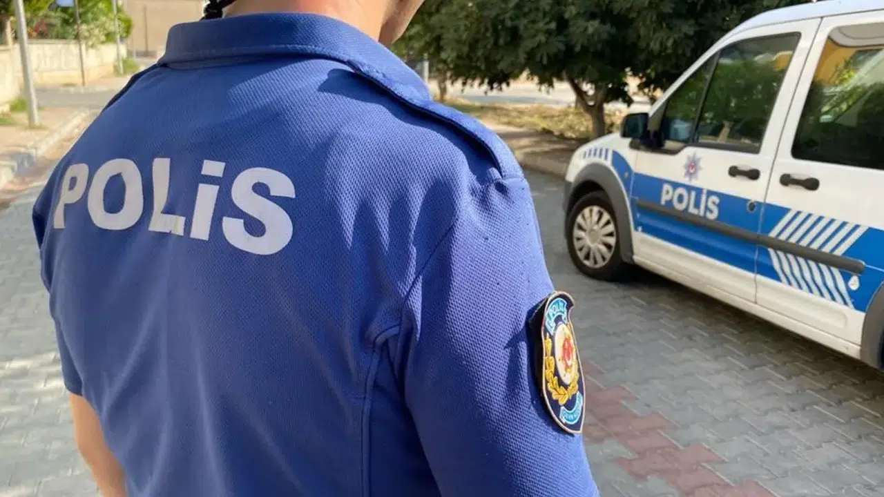 Arnavutköy'de polisten kaçan zanlıların aracında ceset bulundu!