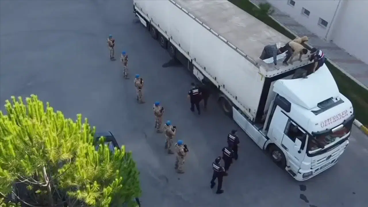 Samanın altında insanlar: Şırnak polisi harekete geçti!