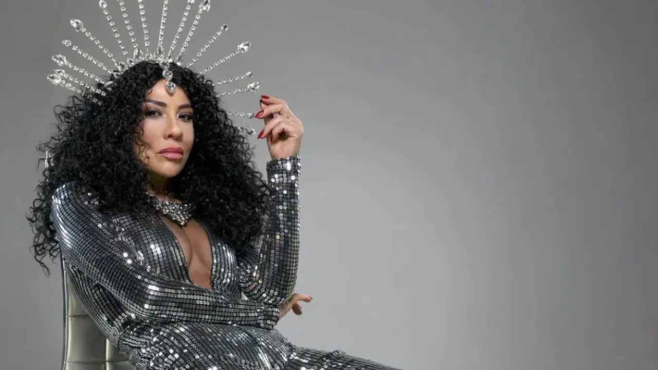 Işın Karaca'nın 25 yıllık müzik yolculuğu tek albümde toplandı