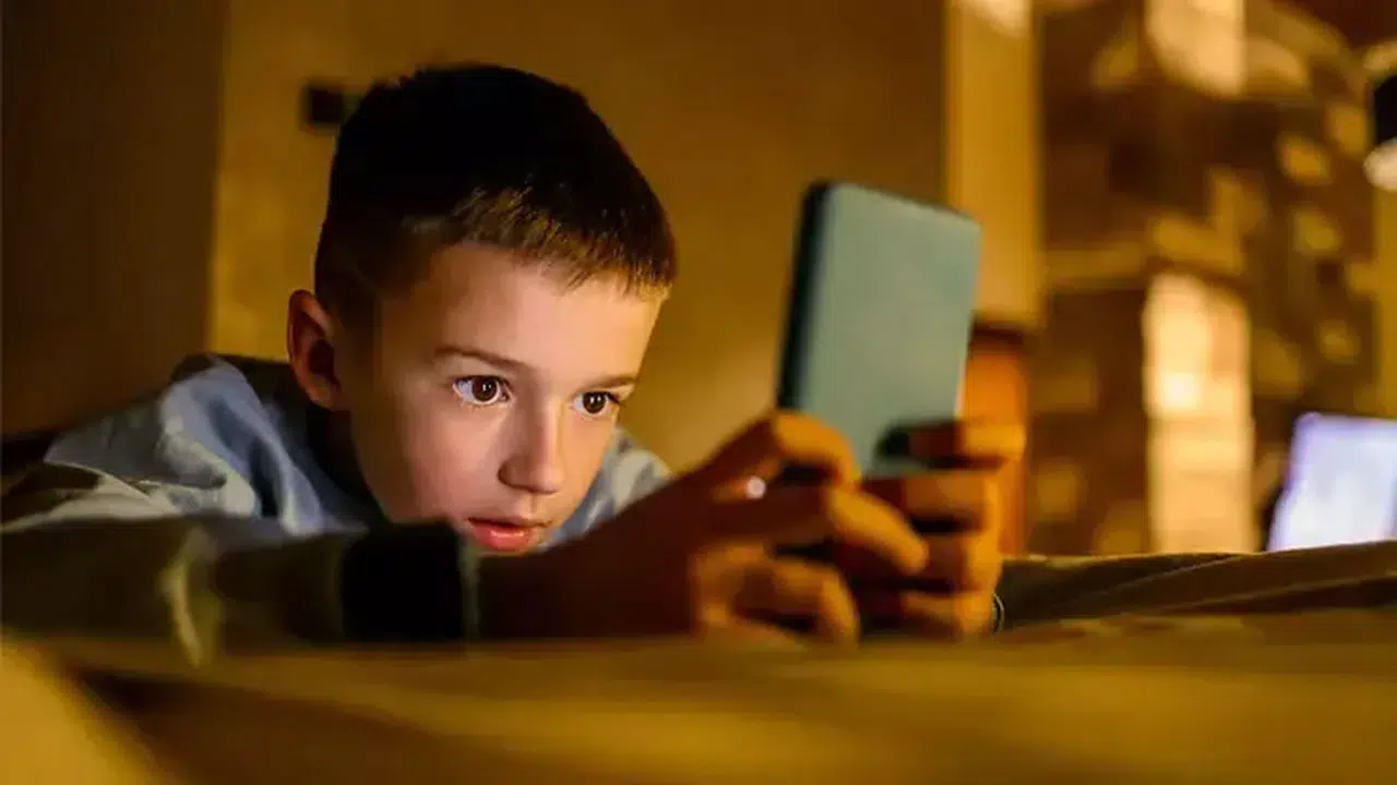 Çocuklara sanal medya düzenlemesi geliyor... Yaş kilidinde sona gelindi!