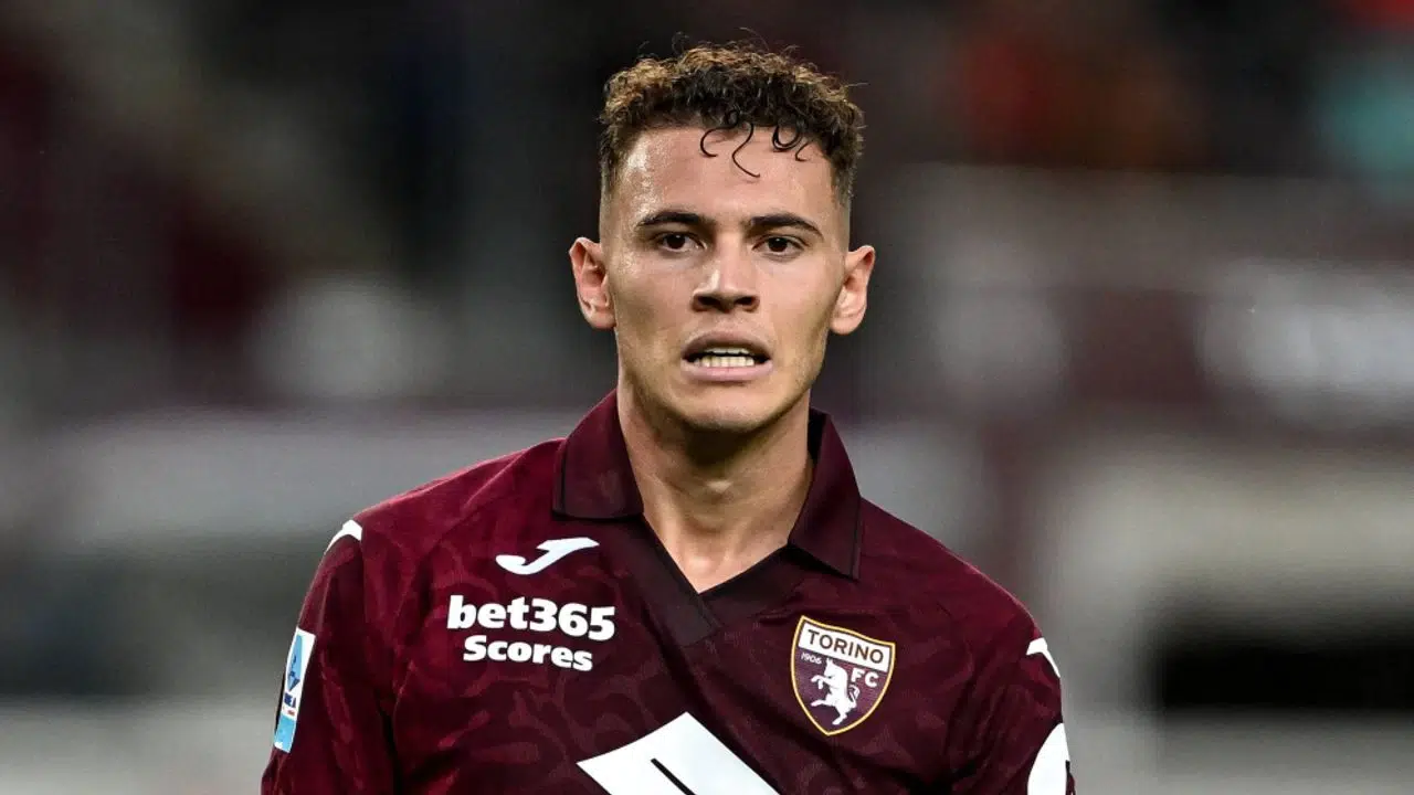 Asllani uçağı kalktı mı, TK1876 uçağı TAKİP KODU! Beşiktaş’a geliş saati belli mi, İstanbul’a ne zaman inecek?