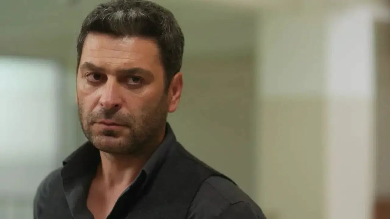 Uzak Şehir Cihan Albora kim, gerçek adı ne, Ozan Akbaba kaç yaşında, nereli, boyu kaç, hangi TV dizileri ve kariyeriyle tanınıyor?