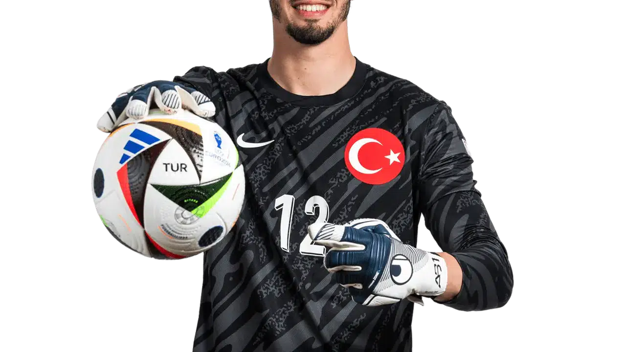 Altay Bayındır Beşiktaş’a gelecek mi, teklif yapıldı mı? Manchester United ile kritik temas