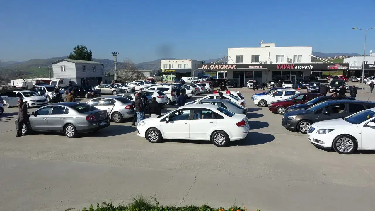 Pazarda Yoğunluk Var, Satış Yok! İkinci El Alarm Veriyor