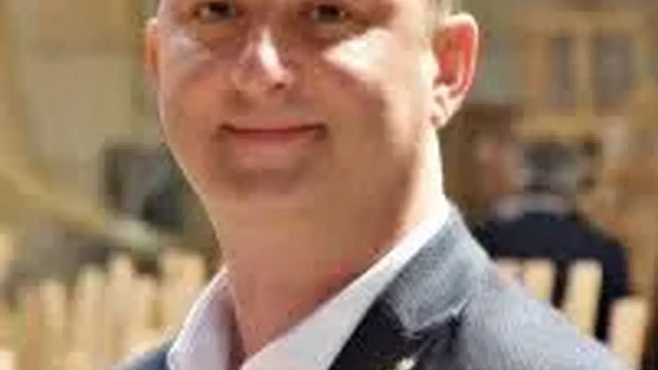 Ekrem Kayserili kim, aslen nereli, hangi partiden?