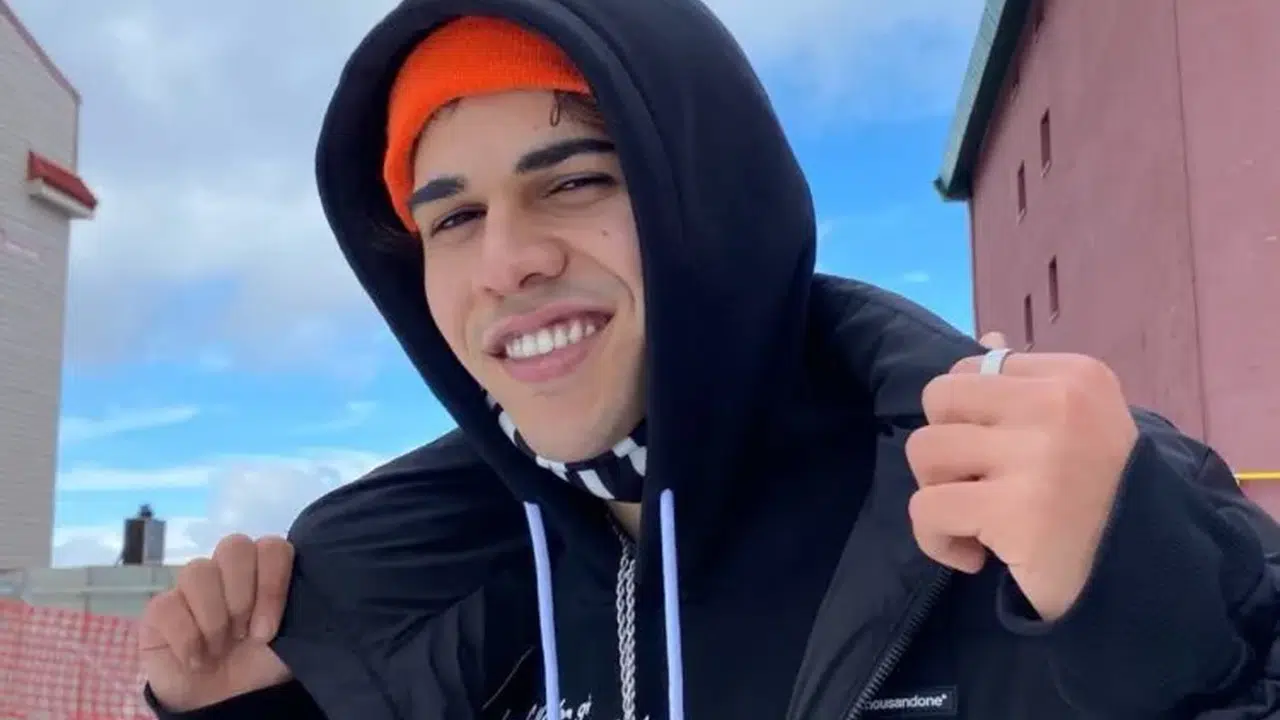 Berk Çiçekgil hayatı (kimdir), kaç yaşında, ne iş yapıyor ve Berk Çiçekgil evli mi?