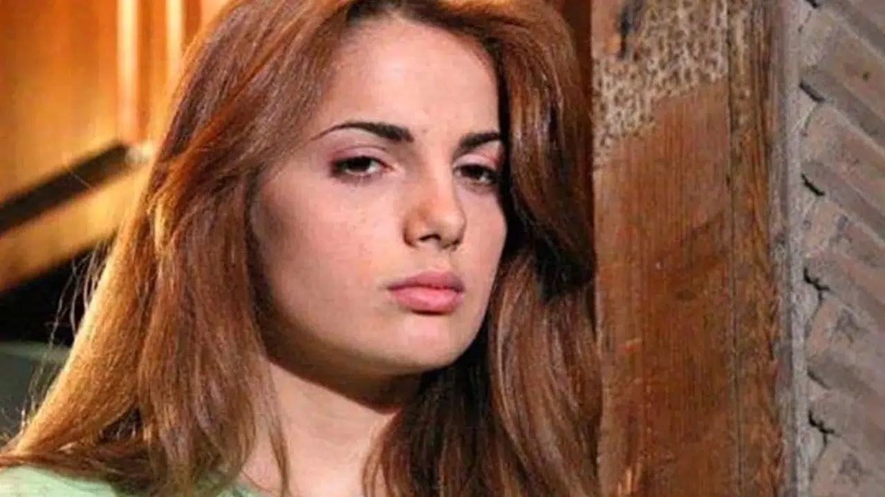 Ekmek Teknesi Jale kimdir, gerçek adı ne? Esin Civangil kaç yaşında, hangi dizilerde oynadı, son hali nasıl ve şimdi ne yapıyor?