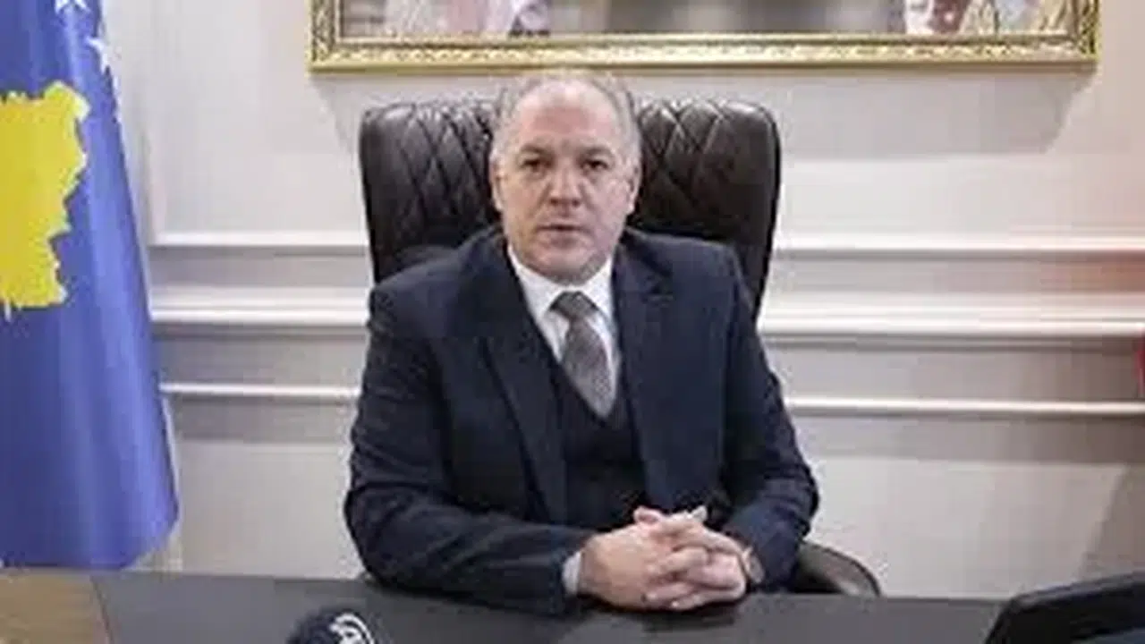 Fikrim Damka kaç yaşında, aslen nereli, memleketi neresi, mesleği ne, evli mi, çocukları var mı?