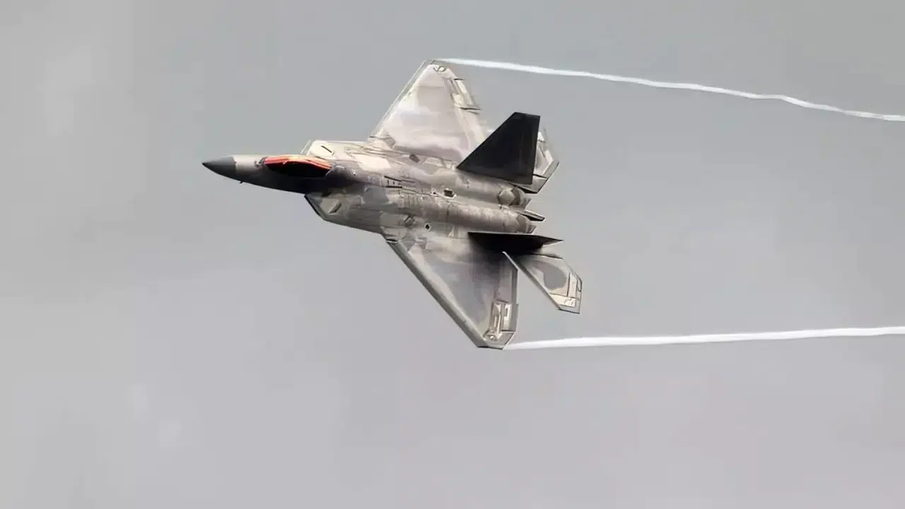 Orta Doğu’da gerilim tırmanıyor! ABD’nin 12 F-22’si İsrail’e indi