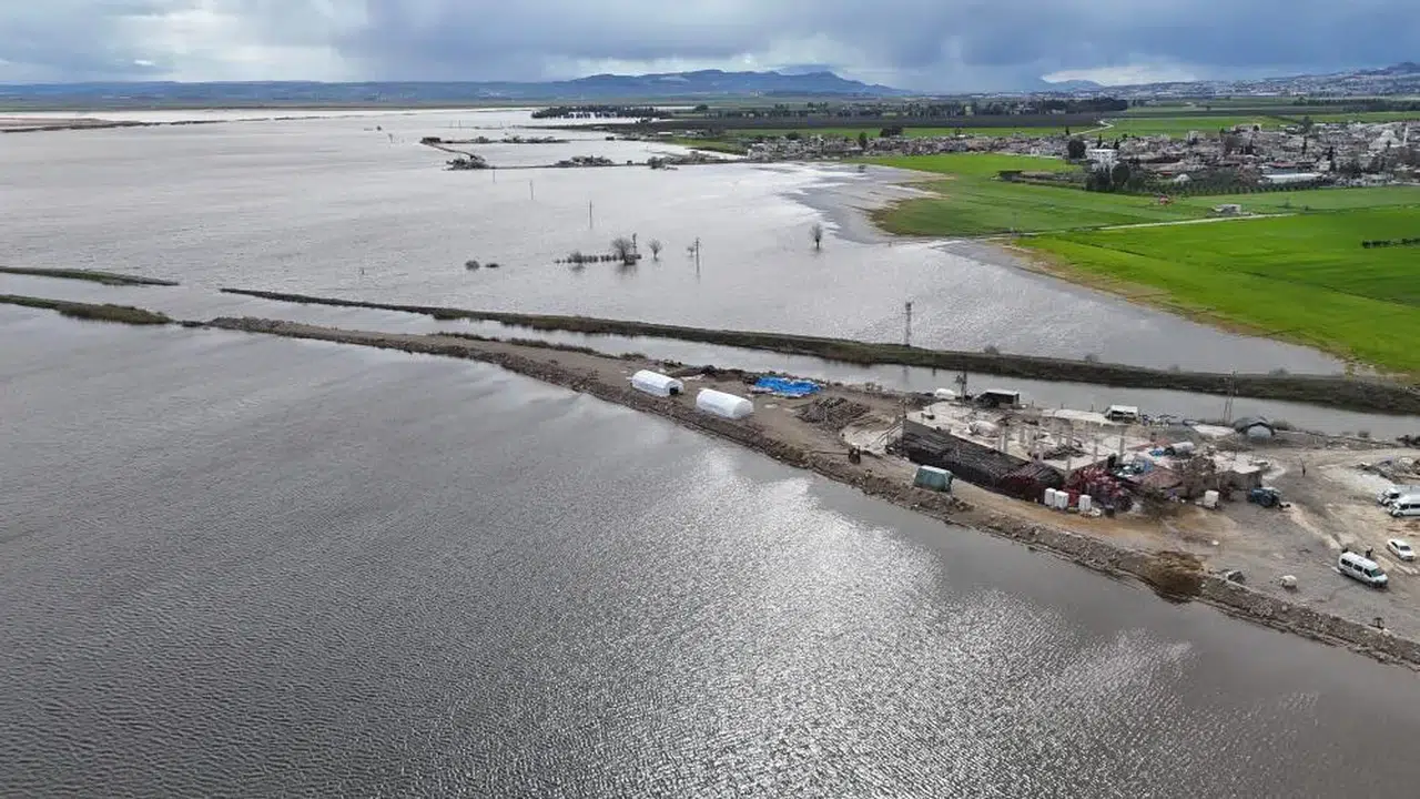 Aşırı yağış Hatay’ı vurdu, 'Amik Ovası' sular altında!