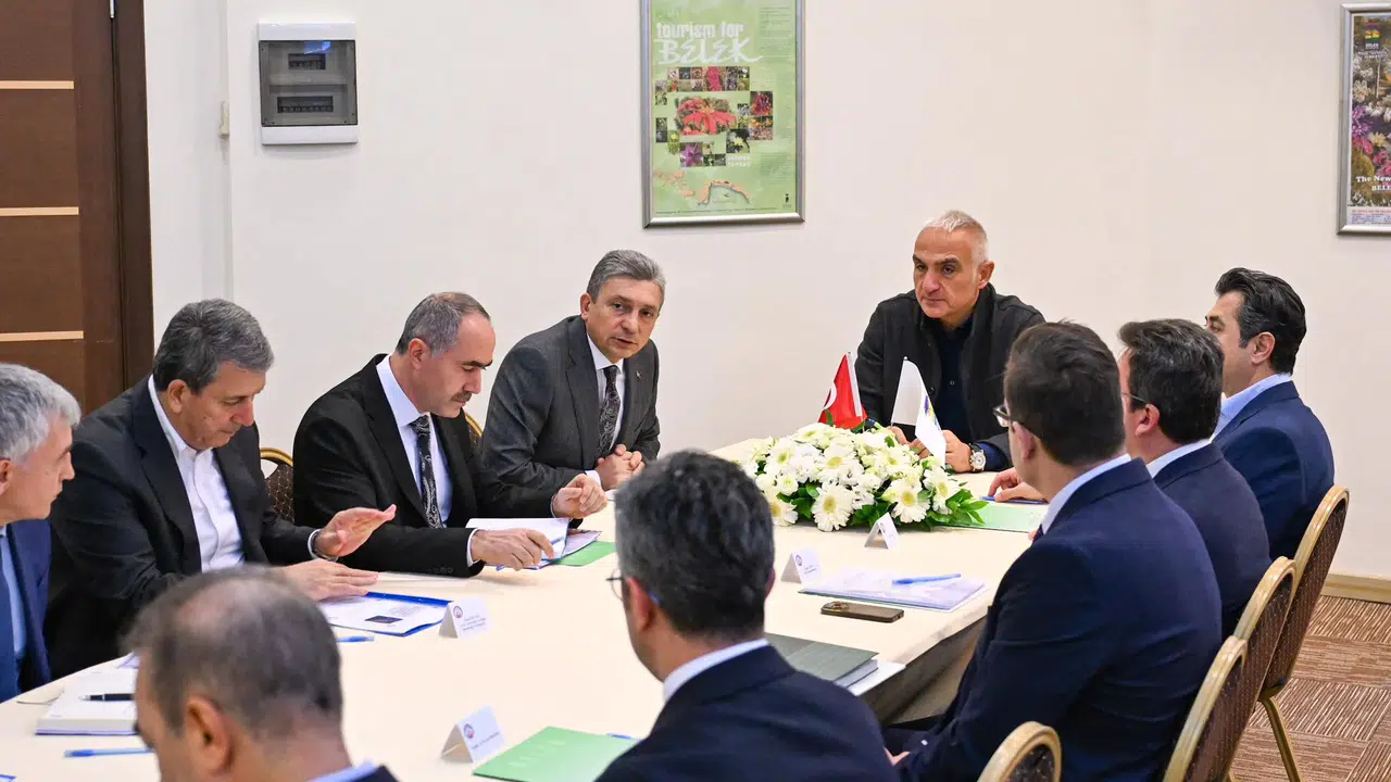 Bakan Ersoy’dan Belek İçin Kritik Hamle: Turizm Altyapısında Yeni Dönem!