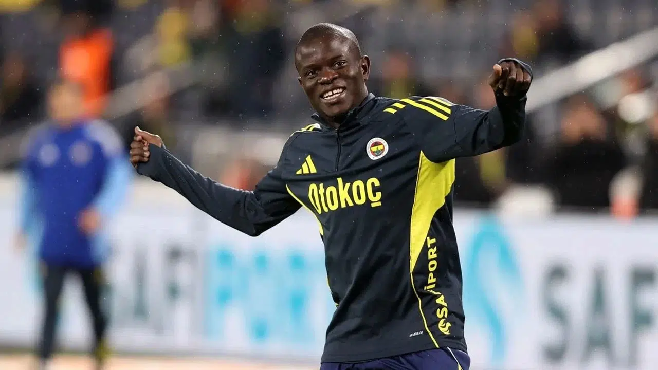 N’Golo Kanté sarı-lacivertli taraftarların önüne ilk kez çıktı