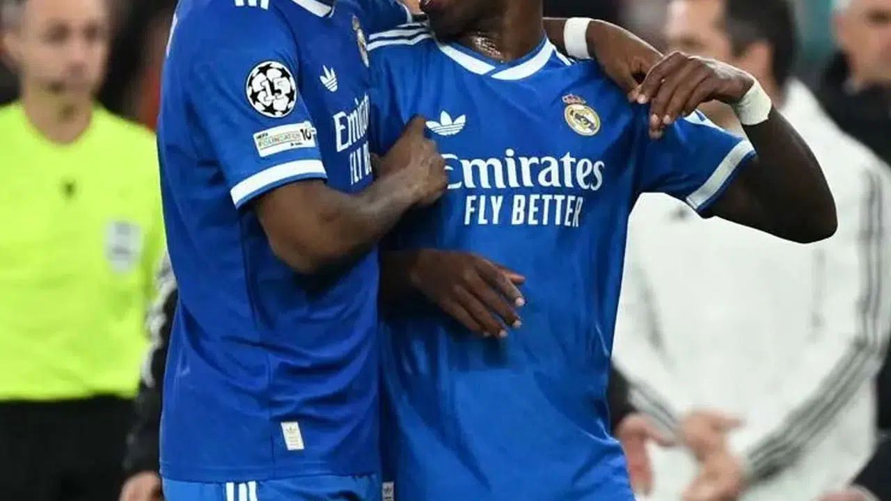 Şampiyonlar Ligi’nde Irkçılık İddiası! Vinicius Jr. Sahadan Çıkmak İstedi