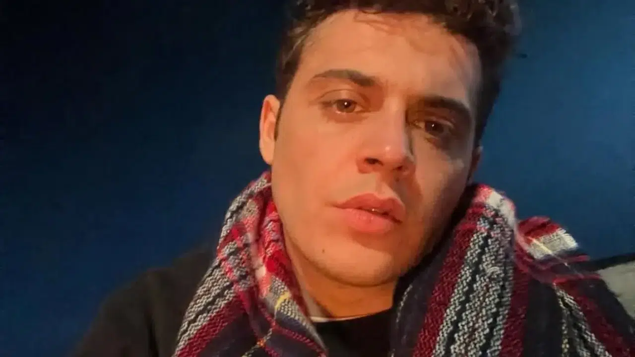 Kerem Alp Kabul biyografisi, kaç yaşında, hangi dizi ve filmlerde oynadı, kiminle evlendi, eşi kim?