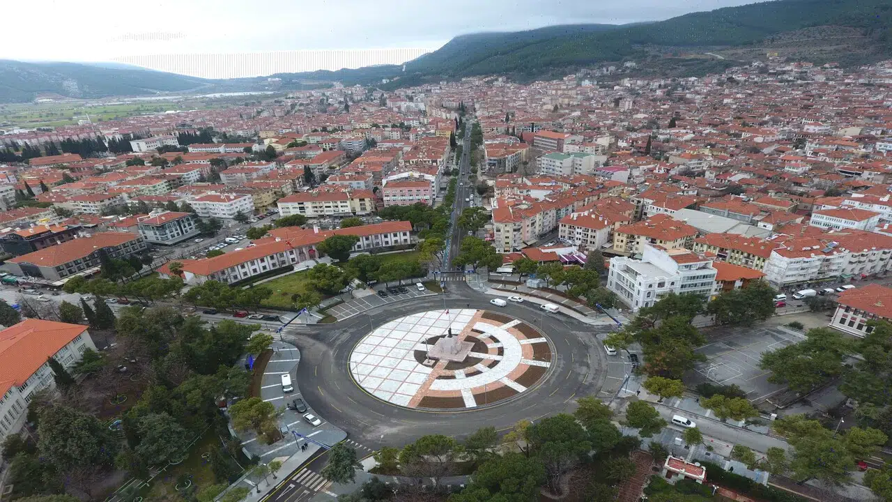 Muğla nüfusu 1 milyonu geçti mi, aslen Muğlalı kaç kişi var? Turizm merkezleri rakamları etkiliyor
