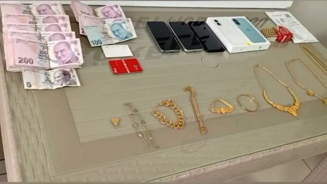 Kendilerini 'İstihbaratçı' olarak tanıttılar, milyonları aldılar