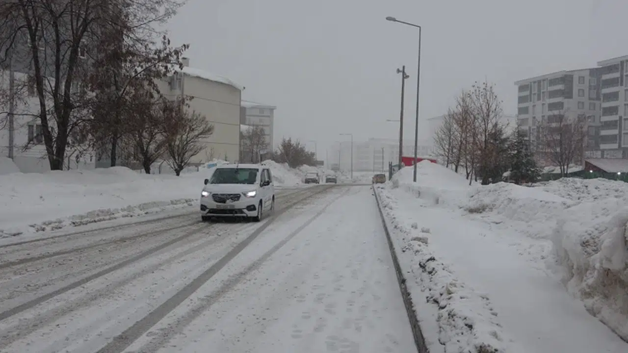 Bitlis’te yarın okul var mı, 27 Şubat Cuma okullar açık mı, Valilik açıklama yaptı mı?