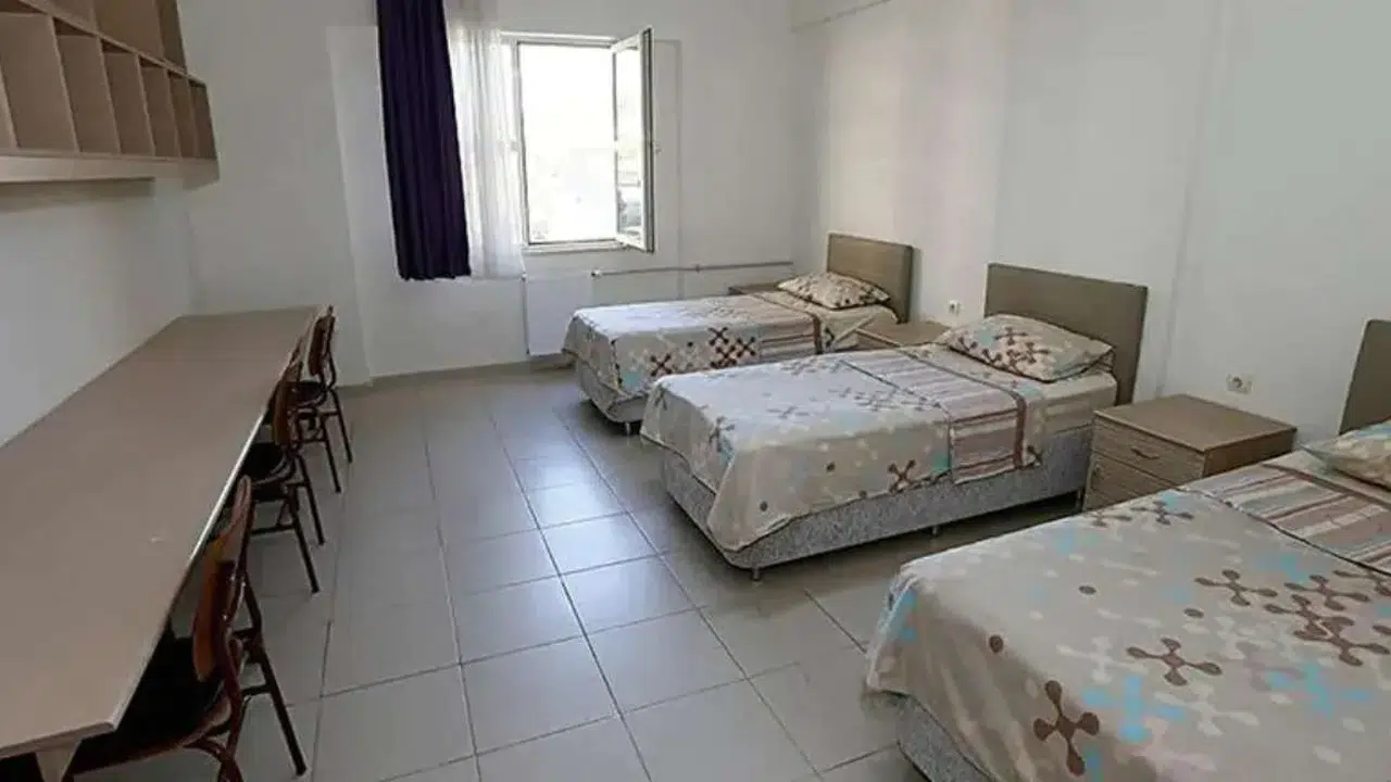 KYK 4. tip yurtlarda kaç kişi kalıyor, özellikleri neler? İşte yurt ücreti ve oda kapasitesi