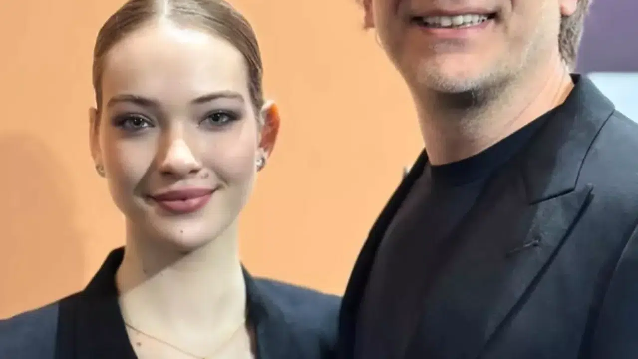 Mirgün Cabas’ın Kızı Berlin’de, Leyla Smyrna Cabas “Sarı Zarflar” ile Sahnede