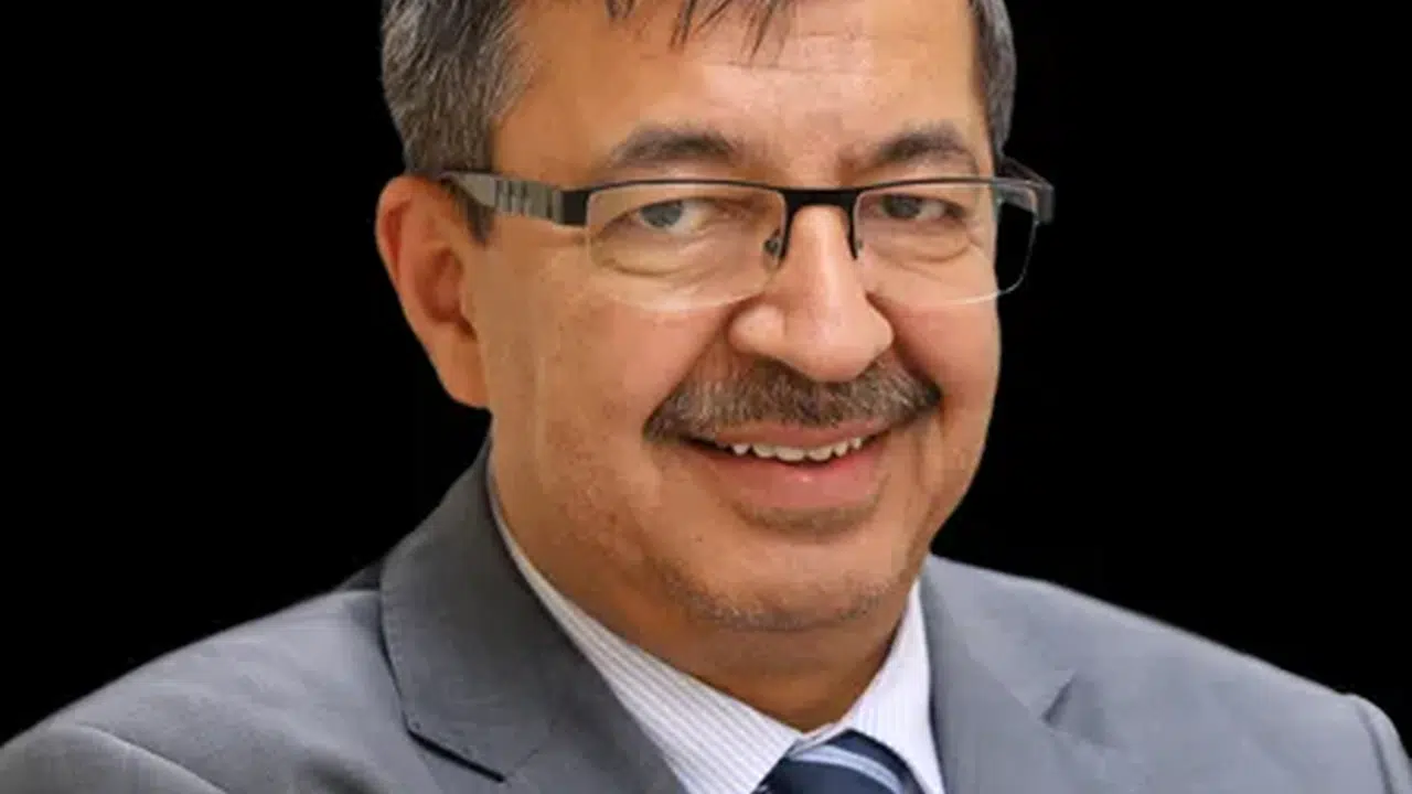 Hayati İnanç kaç yaşında, nereli, mesleği ne, ne iş yapıyor, hangi partide görev alıyor?