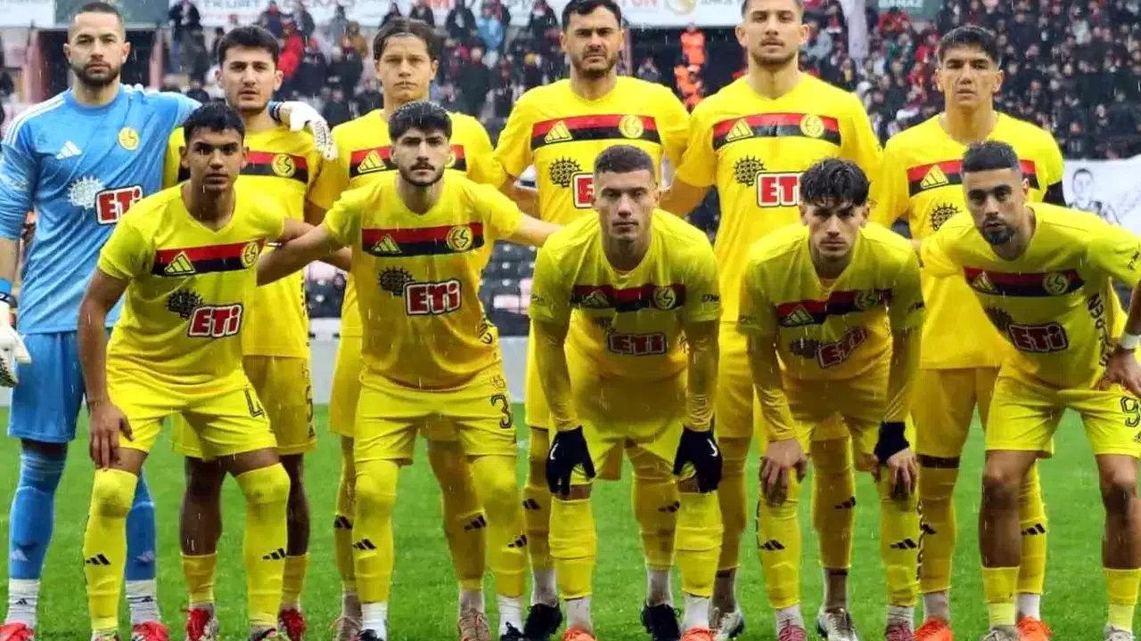 Eskişehir Anadoluspor - Karşıyaka Maçı Bugün Mü, Saat Kaçta ve Hangi Kanalda Canlı Yayınlanacak?