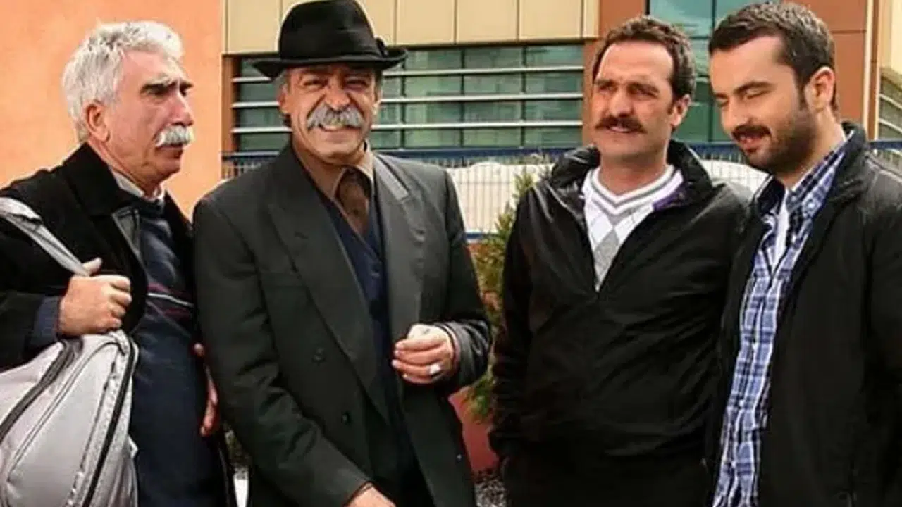 Sevilen dizi Akasya Durağı tekrar mı çekilecek, eski kadroyla mı çekilecek, Nuri Baba karakteri olacak mı, yeni bölümler hangi kanalda yayınlanacak?