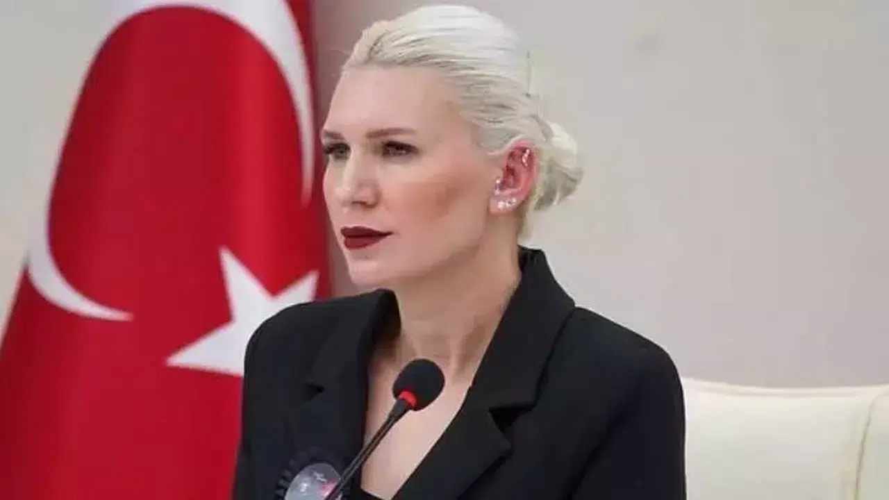 Melek Mızrak Subaşı' nın Boyu Kaç, Kaç Yaşında, Nereli ve Nerenin Belediye Başkanı?