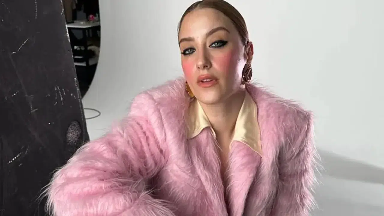 Hazal Kaya'nın kökeni nereye dayanıyor, annesi ve babası nereli?