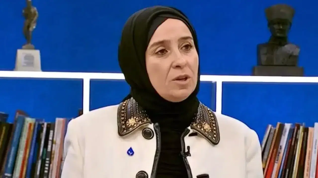 Elif Esen Kimdir, Kaç Yaşında, Nereli, Hangi Parti, DEVA Partisi Kurucu Üyesi mi, Evli mi?