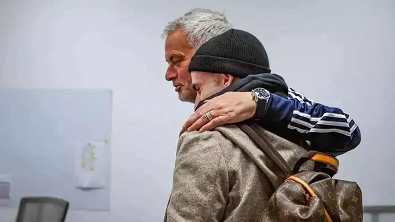 Mourinho’nun Tercihi Tartışılıyor! Rafa Silva Performansıyla Sınıfta Kaldı