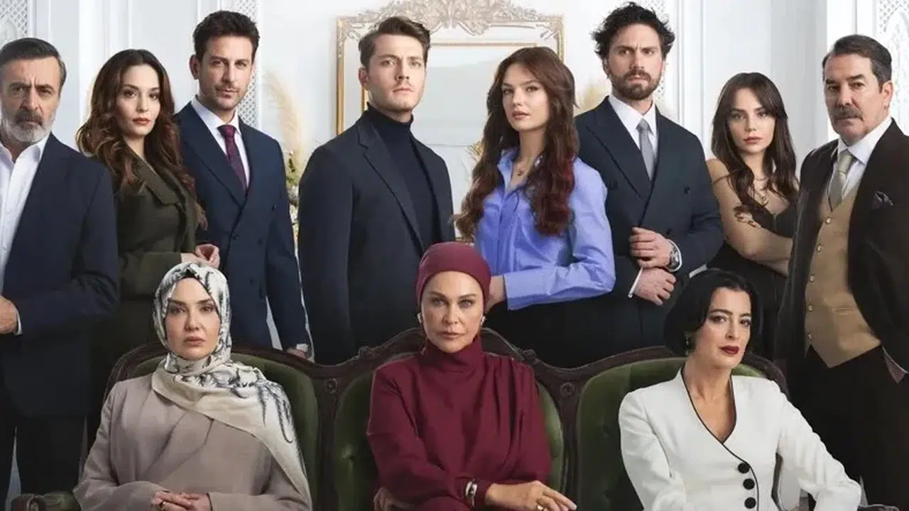 Aynı Yağmur Altında yeni bölüm ne zaman? Ali vuruldu mu, Rosa neden evlendi?