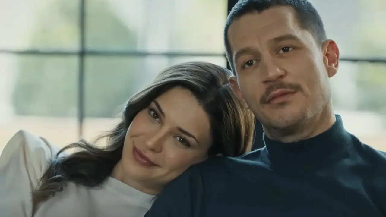 Uraz Kaygılaroğlu sevgilisi kim, Devrim Özkan yeni sevgili mi, aşk iddiası doğru mu, aralarında ilişki var mı?