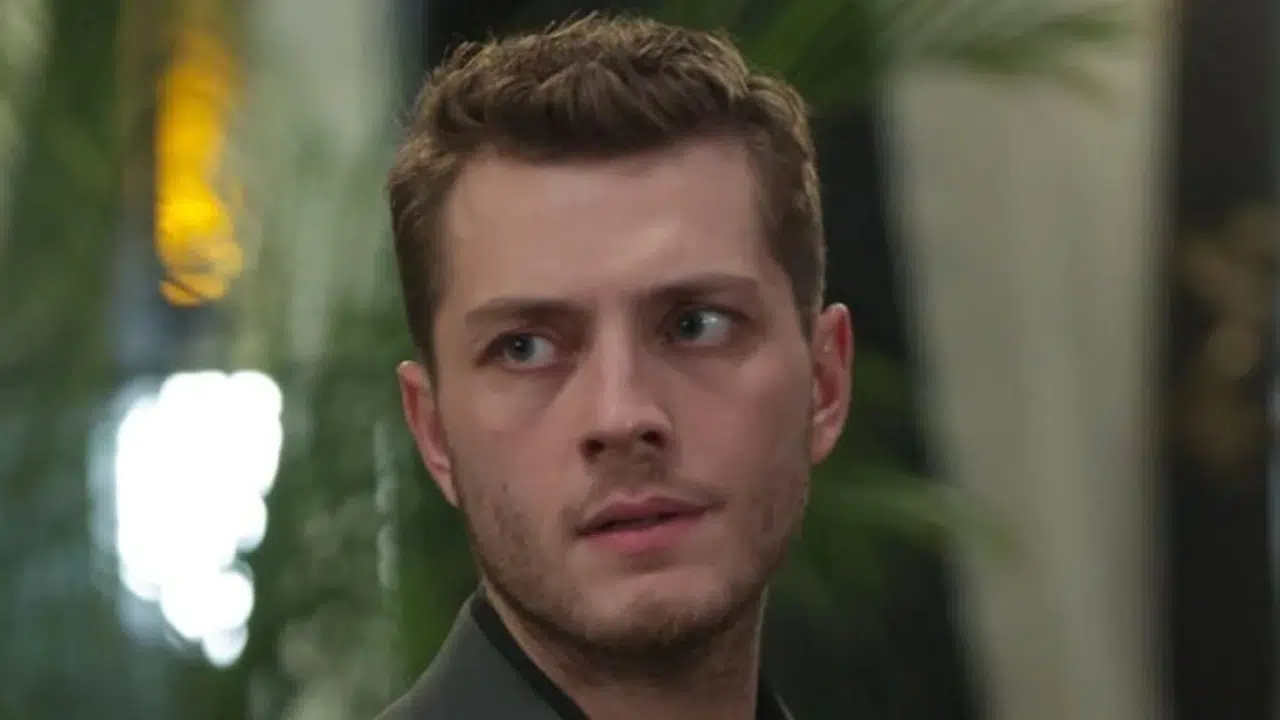 Aynı Yağmur Altında’nın Yıldızı Burak Tozkoparan’ın Bilinmeyen Mesleği Ortaya Çıktı