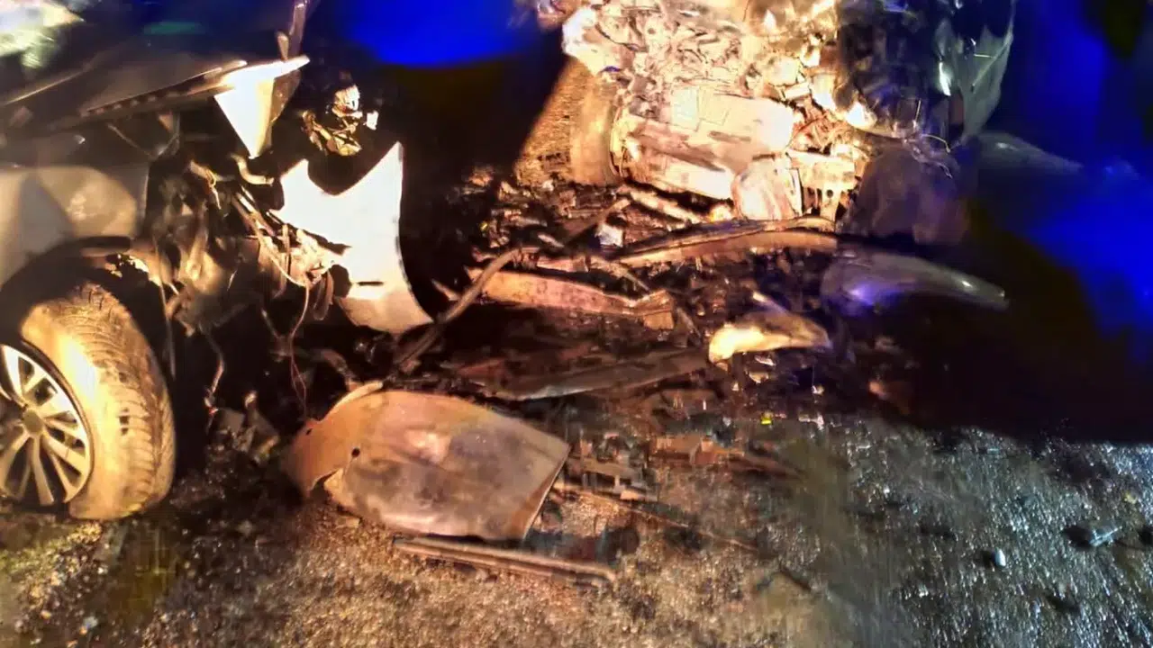 Diyarbakır Çınar’da Feci Kaza: İki Otomobil Kafa Kafaya Çarpıştı!