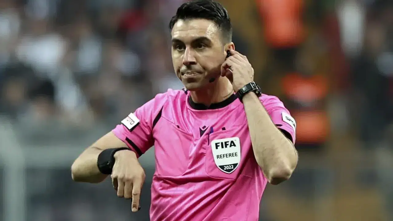 Arda Kardeşler Düdüğü Astı! Hakemlik Defteri Resmen Kapandı