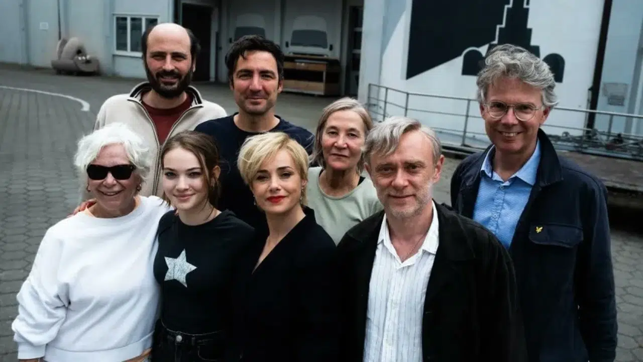 Sarı Zarflar Filmi Ne Anlatıyor, Oyuncuları Kimler? Konusu ve Kadrosu Merak Ediliyor