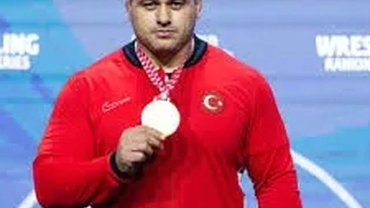 Rıza Kayaalp olimpiyat şampiyonu oldu mu?