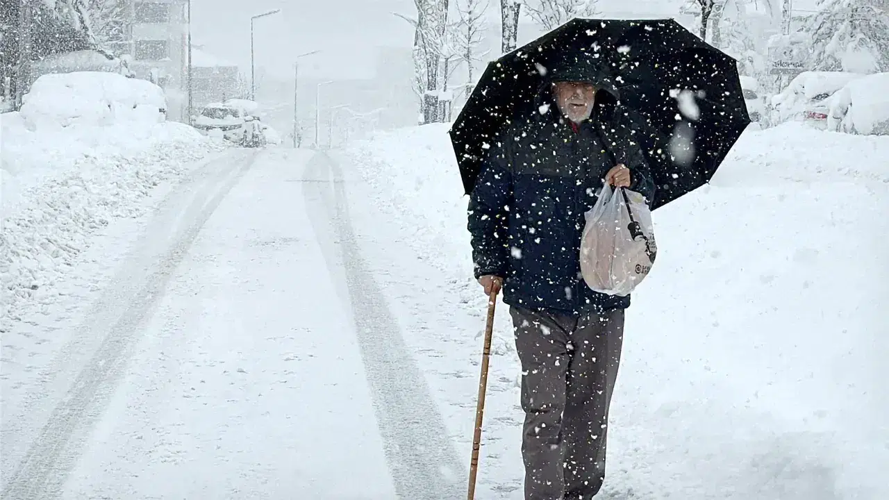 Soğuk Hava Kapıda! İstanbul’da Kar Sadece Bu Saatlerde Görülecek