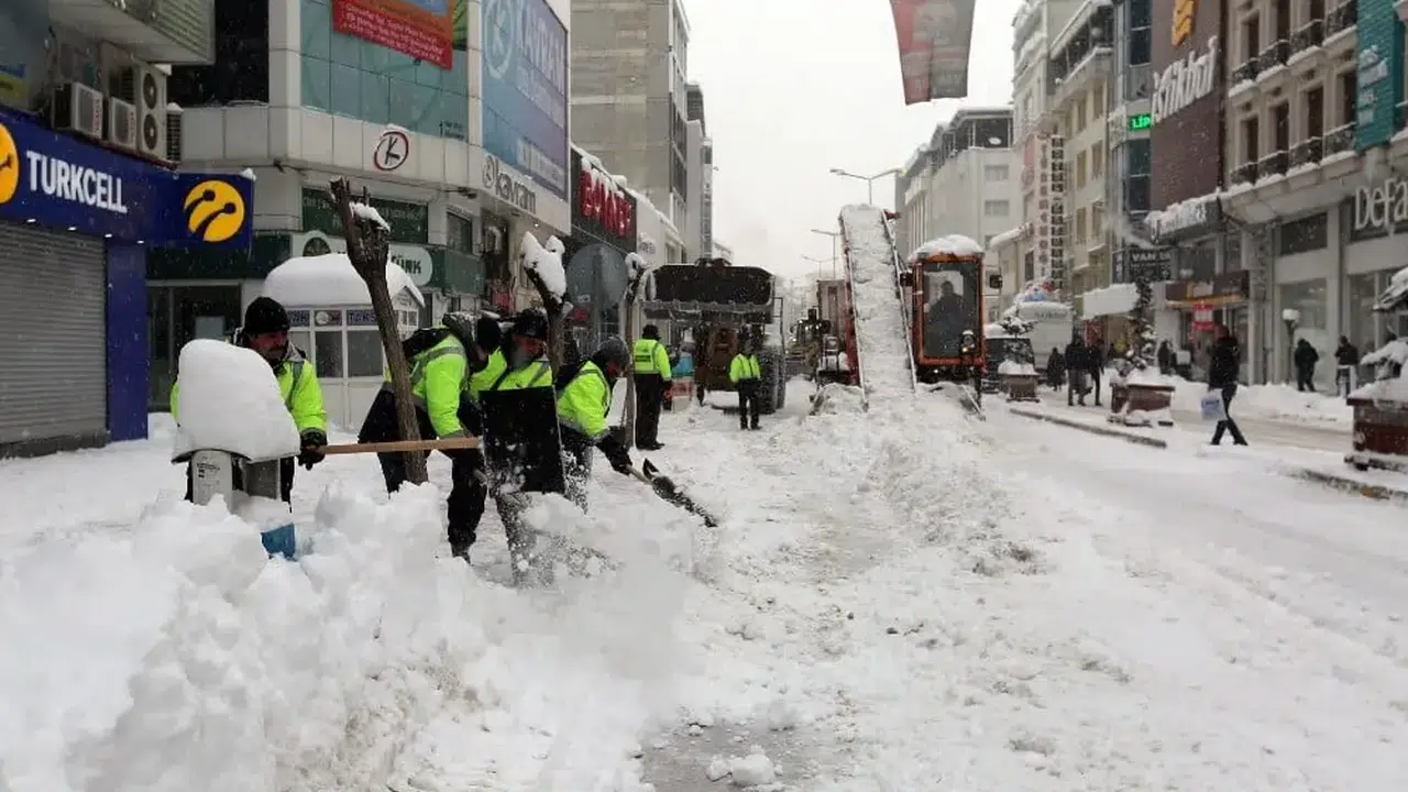 11 Şubat Van Kar Tatili Var mı, Yarın Dersler Olacak mı, Okullar Kapalı mı?
