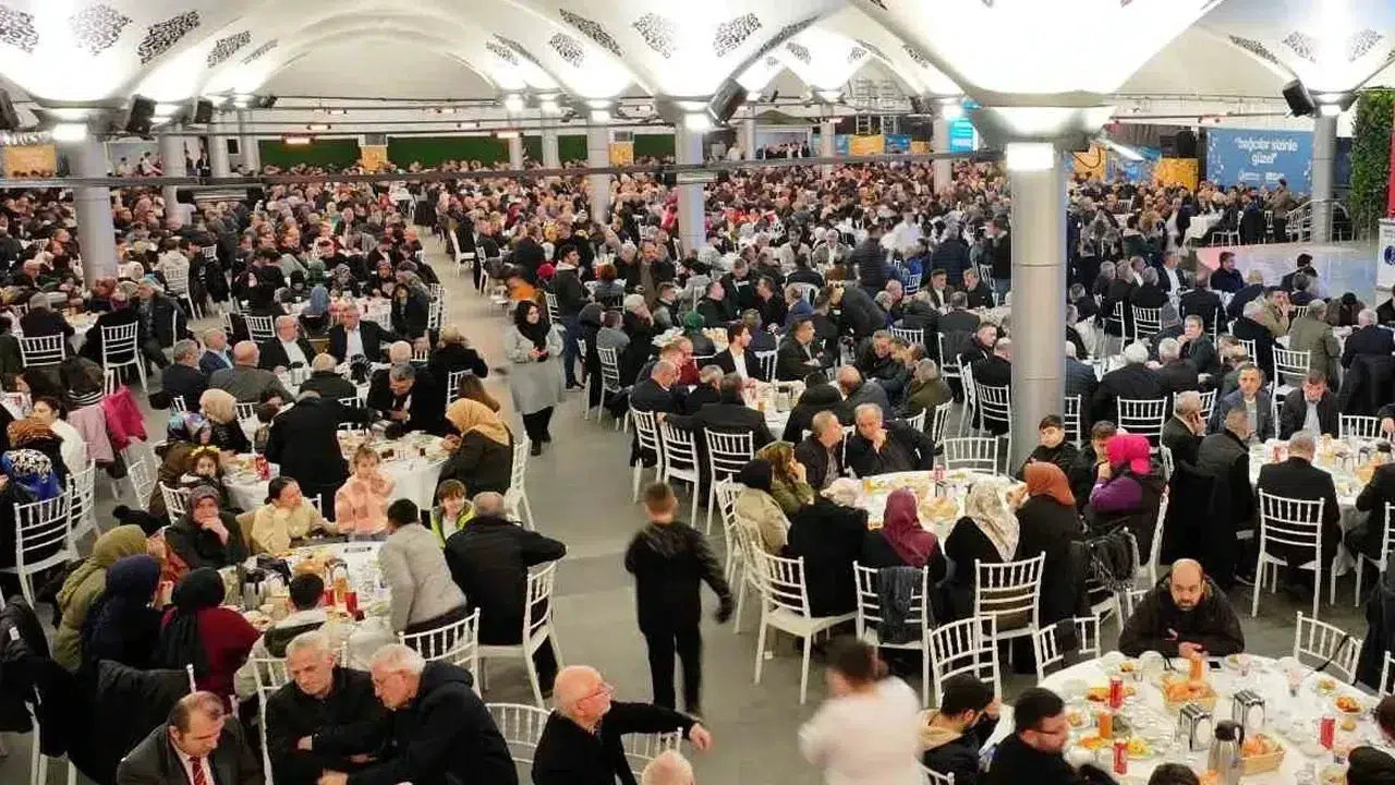 Foça Belediyesi 2026 Ramazan Ayında Mahalle Mahalle İftar Sofraları Kuruyor