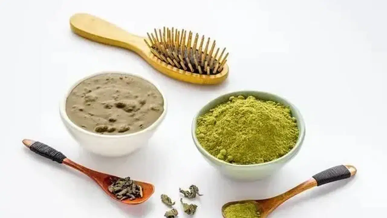 Zerdeçal kınaya ne renk verir, kınaya zerdeçal neden katılır?