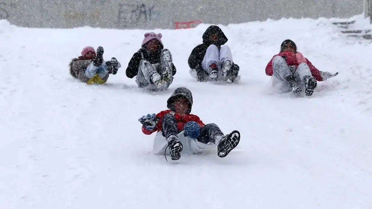 Resmi açıklama yapıldı mı? Yarın Gümüşhane’de okul var mı, 27 Şubat Cuma kar tatili olacak mı?