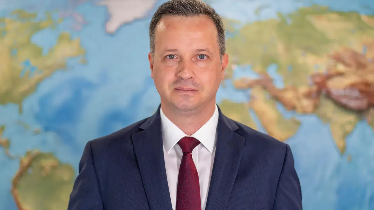 Serkan Kayalar hayatı (kariyeri), aslen nereli, eğitimi ne, TİKA’daki görevleri nelerdi, neden değişiklik yapıldı?