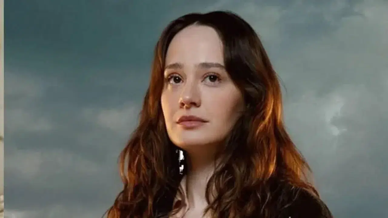 Kızılcık Şerbeti Defne karakteri kim, Müge Bayramoğlu hayatı, kaç yaşında, nereli?