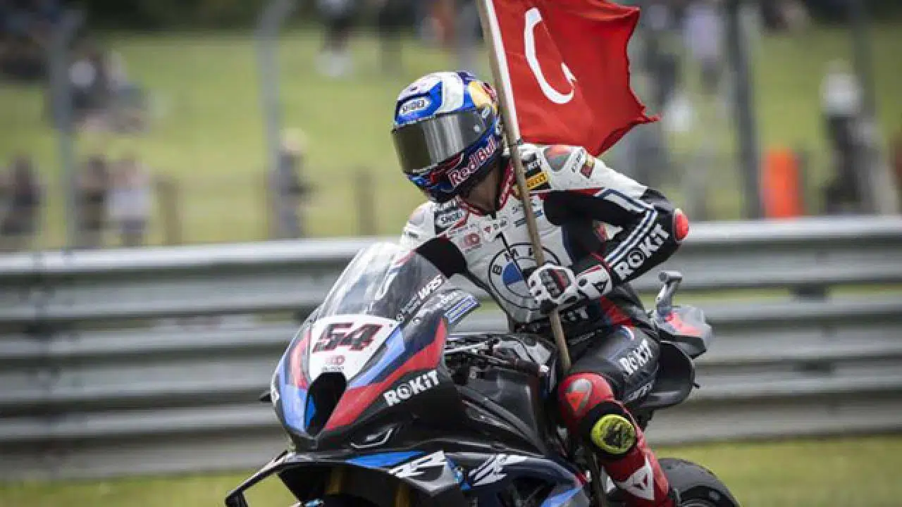 Toprak Razgatlıoğlu evli mi, karısı var mı? 2025 Dünya Superbike şampiyonunun hayatı