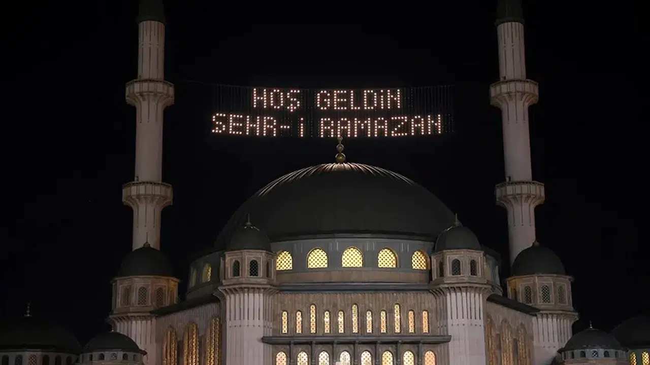 İstanbul Ramazan'a hazır 144 camide hatimle teravih namazı kılınacak