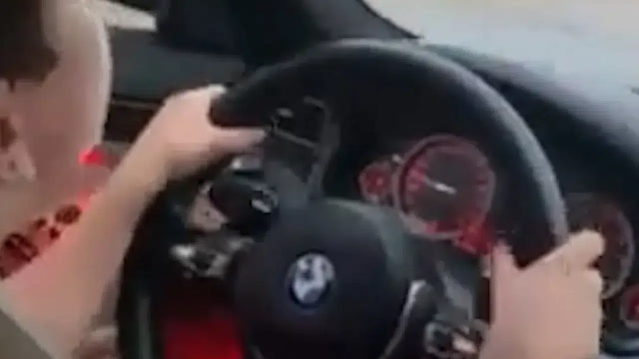 Çocuk direksiyon başında, kamera arkada... Aileye ceza kapıda!