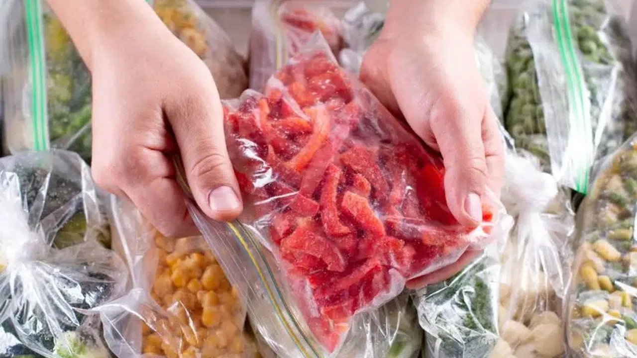 Çöpe giden yiyecekler nasıl kurtarılır, hangi gıdalar dondurulmalı? Dondurucuya atılması gereken gıdalar hangileri?