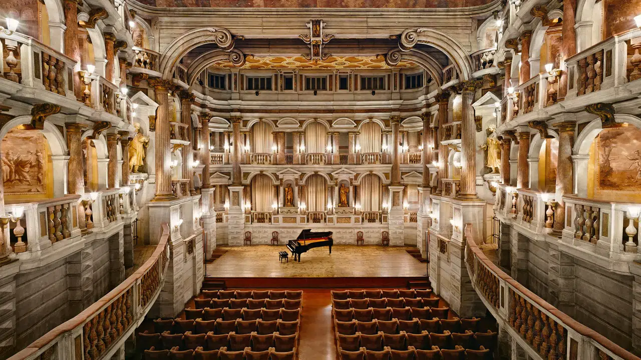Ayasofya’dan Pantheon’a uzanan fotoğraf seçkisi Venedik’te
