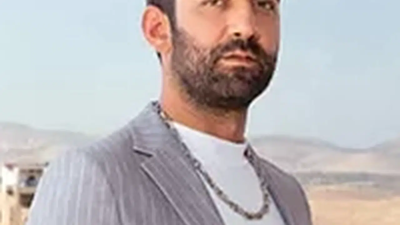 Uzak Şehir'in Demir Baybars'ı Ferit Kaya’nın Ailesi Kim, Ne İş Yapıyor? Uzak Şehir Oyuncusu Bir Aşirete Bağlı mı?